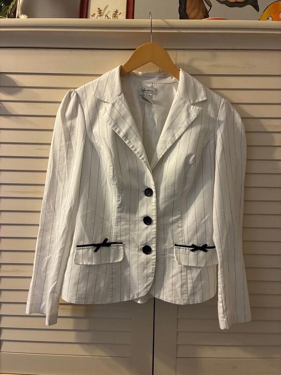 Speechless Jackets & Blazers - Speechless Blazer Vintage Y2K White Black Pin Stripe Black Buttons Accent Bow